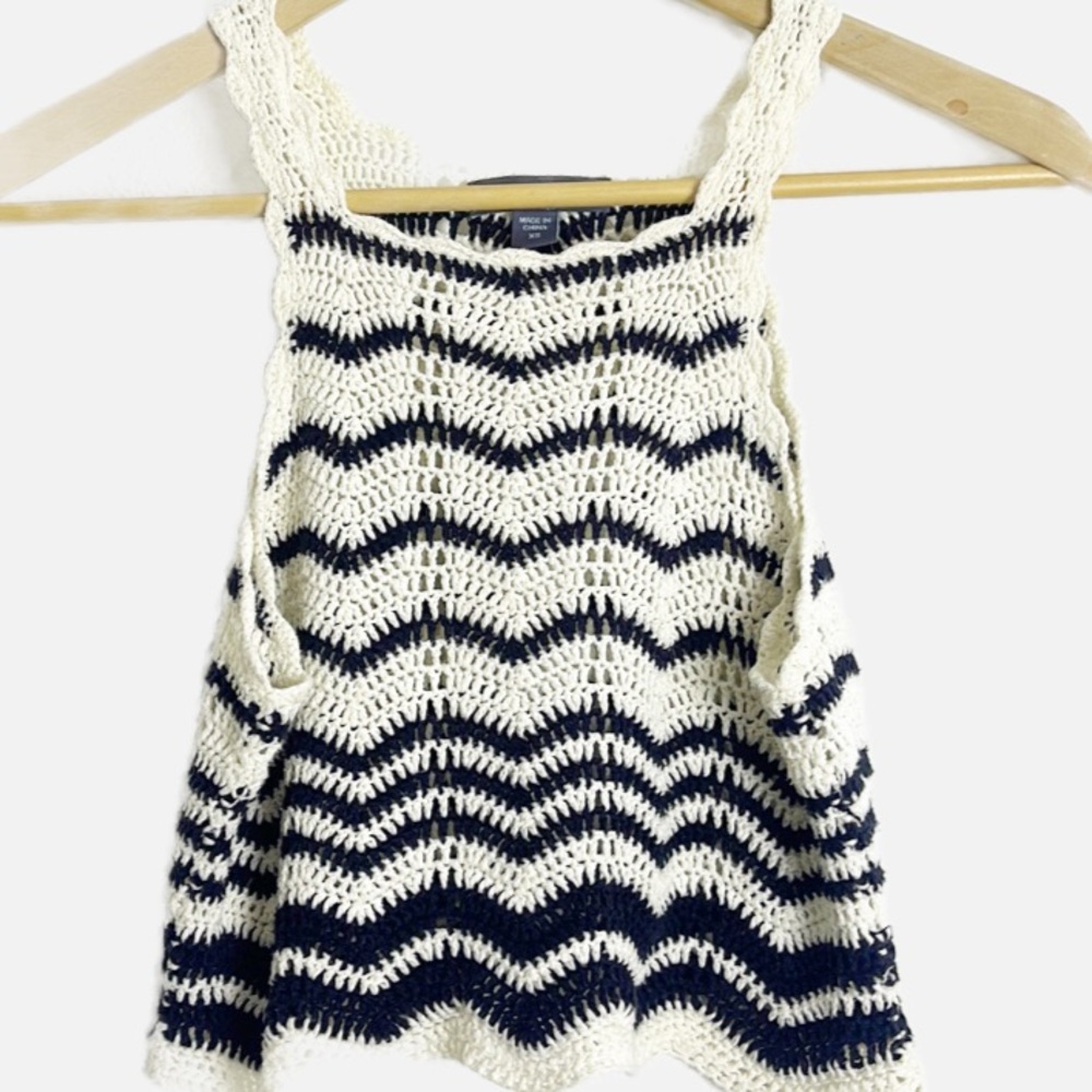 Kendall & Kylie crochet cropped sweater tank XS